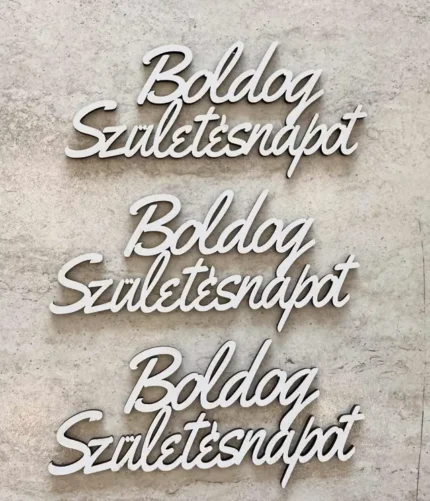 Scris "Boldog Születésnapot"